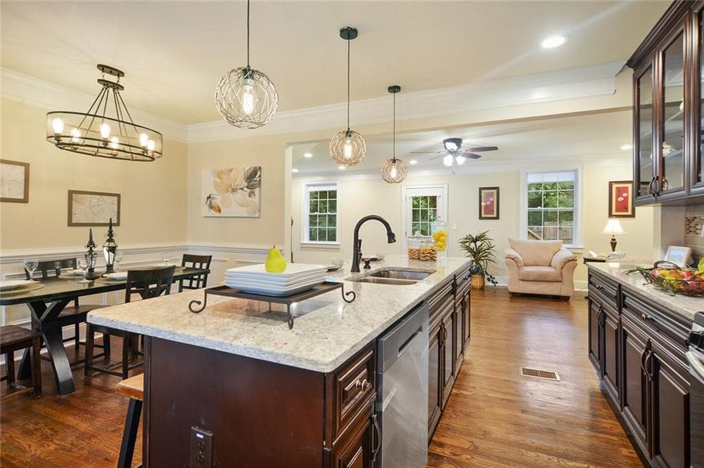 4 bedroom, 2,600 sq ft single family residence sold at 1583 Athens Avenue, Atlanta, GA 30310