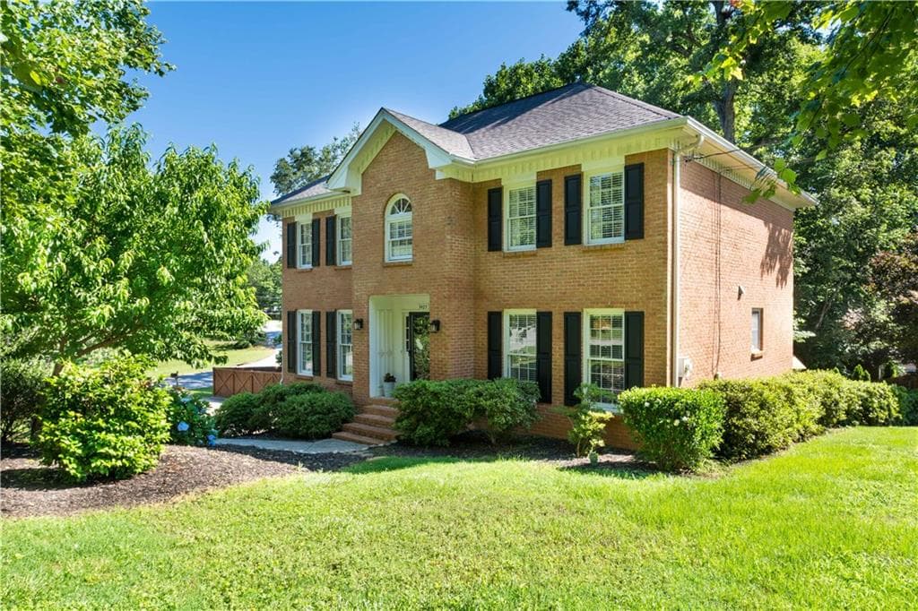 4 bedroom, 2,334 sq ft single family residence sold at 3405 Floral Court, Suwanee, GA 30024