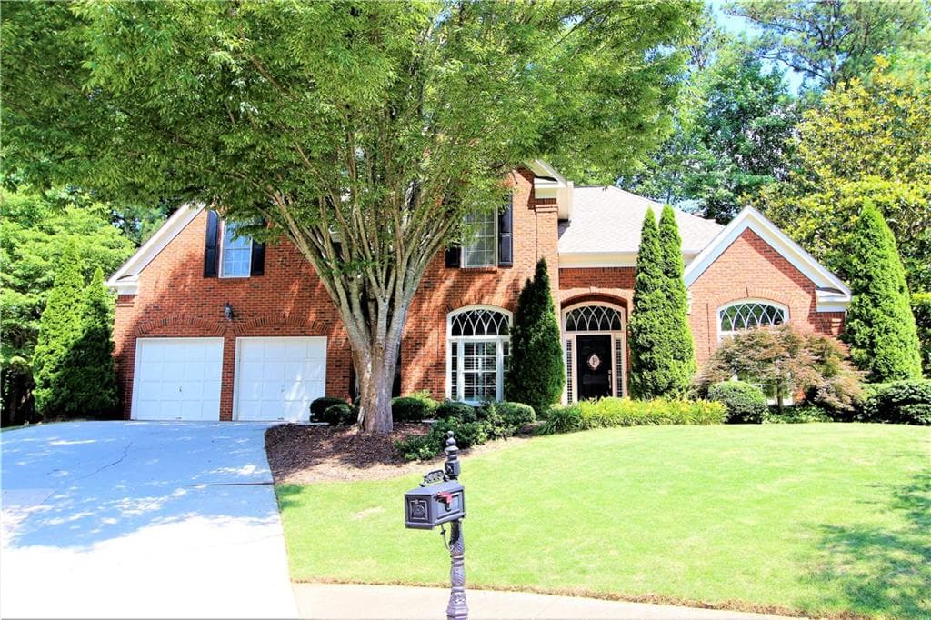 5 bedroom, 2,850 sq ft single family residence sold at 445 Park Creek Drive, Alpharetta, GA 30005