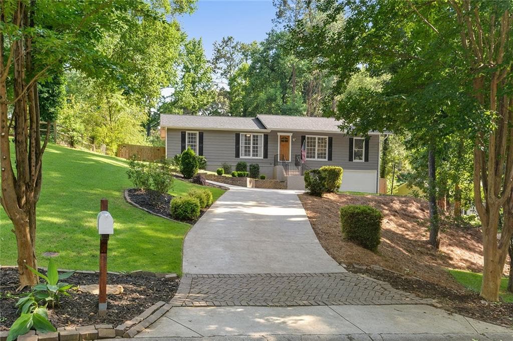 4 bedroom, 1,993 sq ft single family residence sold at 1951 Beaver Brook Lane, Marietta, GA 30062