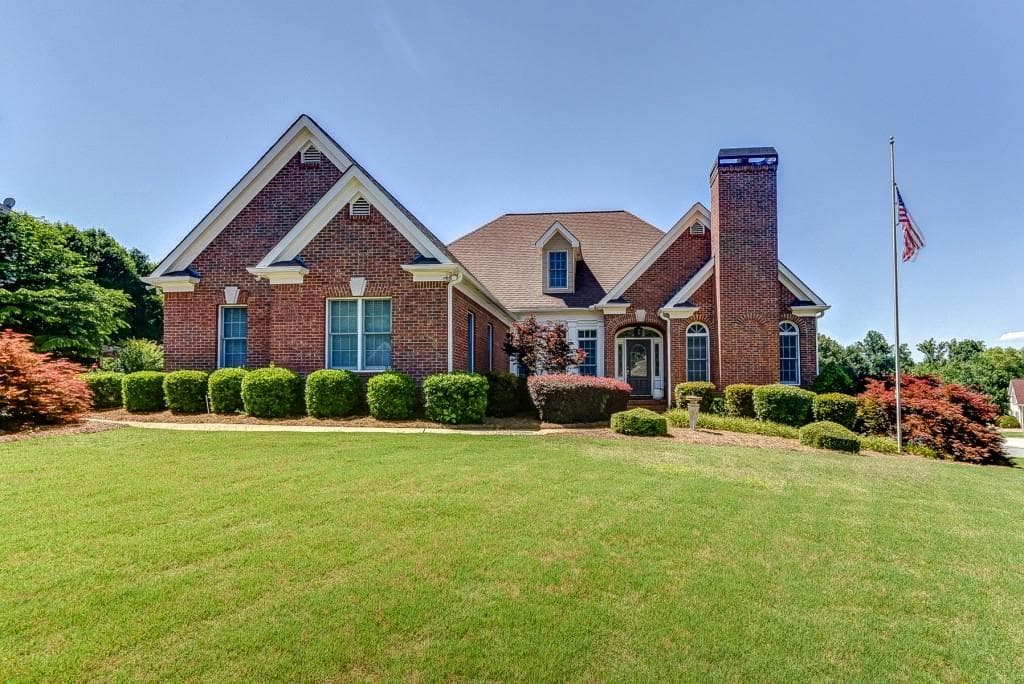 5 bedroom, 3,075 sq ft single family residence sold at 5055 Matthew Meadow Court, Alpharetta, GA 30004