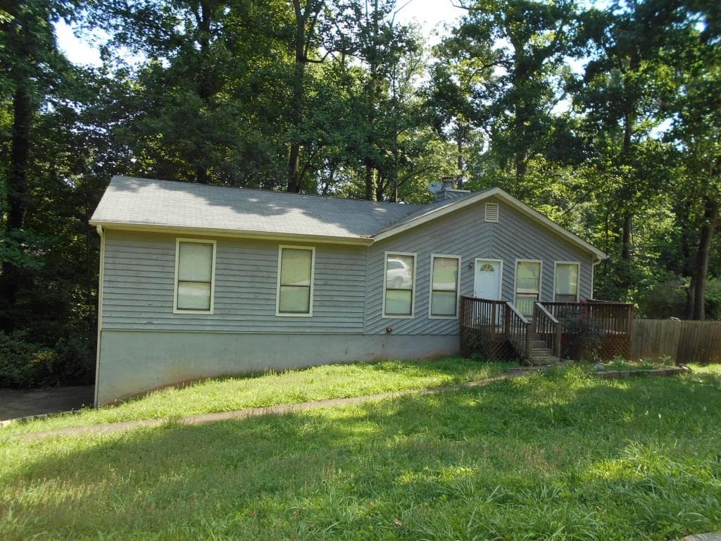 3 bedroom, 1,636 sq ft single family residence sold at 2421 Arbour Trace Vista, Suwanee, GA 30024