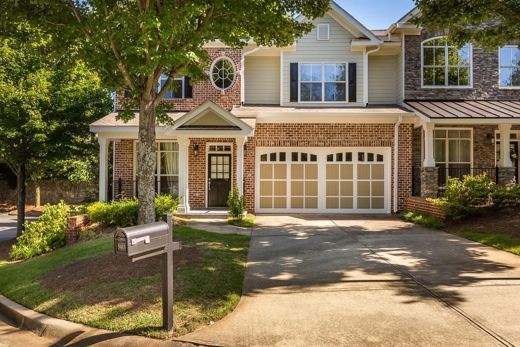 3 bedroom, 3,415 sq ft townhouse sold at 5413 Glenridge Cove, Atlanta, GA 30342