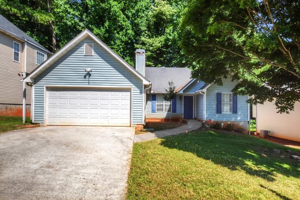 3 bedroom, 1,305 sq ft single family residence sold at 2102 Sugar Creek Falls Drive, Atlanta, GA 30316