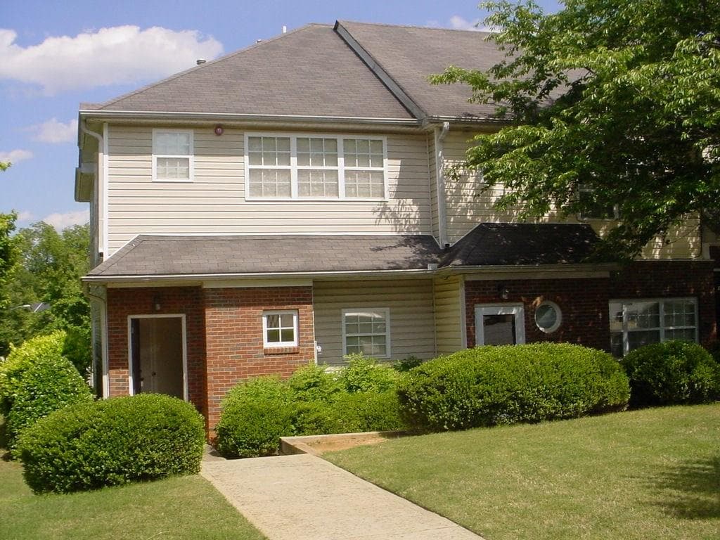 2 bedroom, 1,386 sq ft townhouse sold at 1535 Springleaf Court, Smyrna, GA 30080