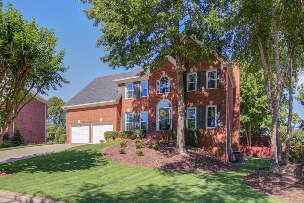 5 bedroom, 3,750 sq ft single family residence sold at 10850 Carrara Cove, Alpharetta, GA 30022