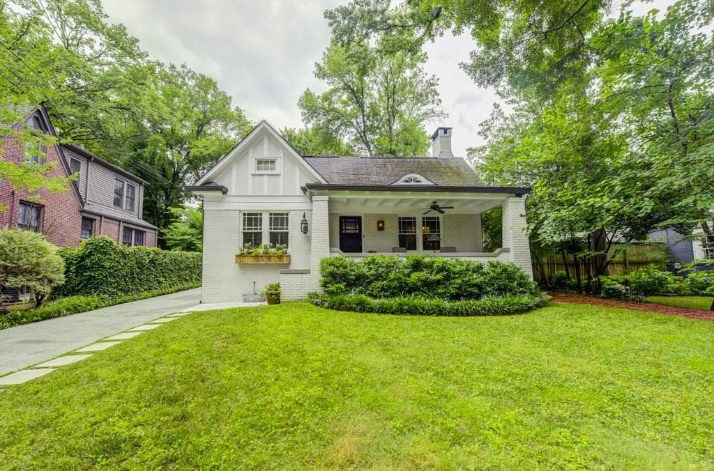 3 bedroom, 1,336 sq ft single family residence sold at 2064 Fairhaven Circle, Atlanta, GA 30305