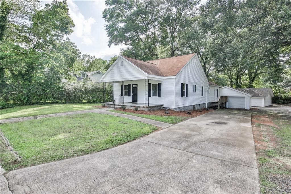 274 3rd Avenue, Winder, GA 30680 — most recent listing photo
