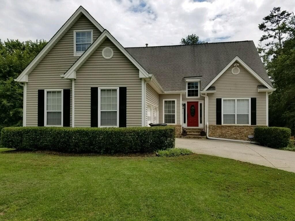 4 bedroom, 2,137 sq ft single family residence sold at 3286 Windgate Drive, Buford, GA 30519