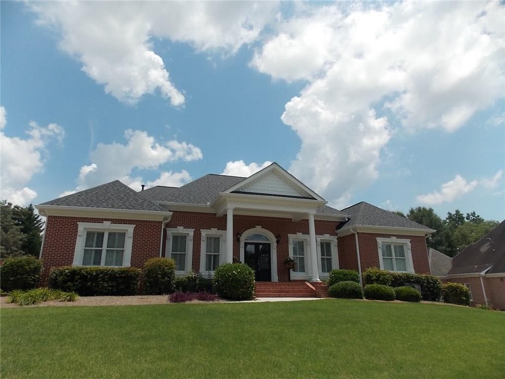 4 bedroom, 5,000 sq ft single family residence sold at 605 Peach Place, Loganville, GA 30052
