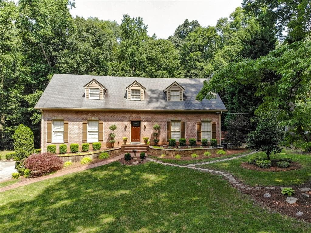 3 bedroom, 2,948 sq ft single family residence sold at 1522 Kings Down Circle, Atlanta, GA 30338