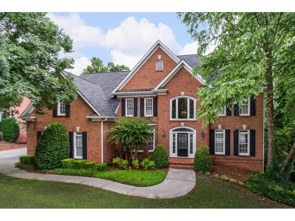 5 bedroom, 3,552 sq ft single family residence sold at 3680 Grey Abbey Drive, Alpharetta, GA 30022