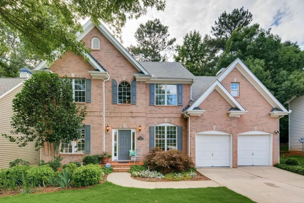 4 bedroom, 3,998 sq ft single family residence sold at 10910 Kimball Crest Drive, Alpharetta, GA 30022