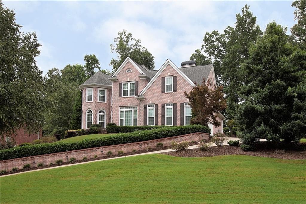 5 bedroom, 5,317 sq ft single family residence sold at 207 Cedarhurst Drive, Canton, GA 30115