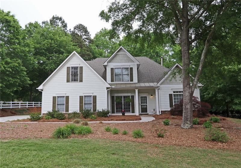 4 bedroom, 2,307 sq ft single family residence sold at 101 Oak Hill Court, Canton, GA 30115