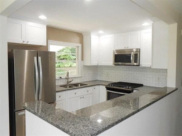 3 bedroom, 1,400 sq ft single family residence sold at 1061 Greenbriar Circle, Decatur, GA 30033