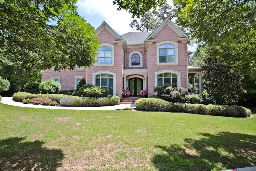 5 bedroom single family residence sold at 3855 Stratford Walk Circle, Atlanta, GA 30342