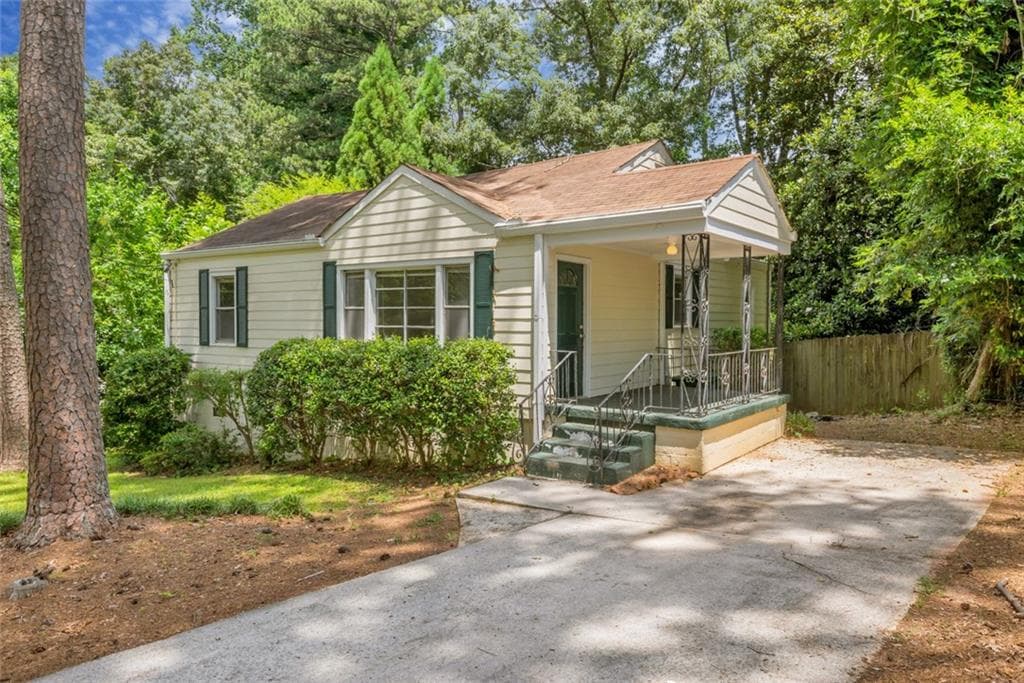 2 bedroom, 888 sq ft single family residence sold at 1388 Diamond Avenue, Atlanta, GA 30316