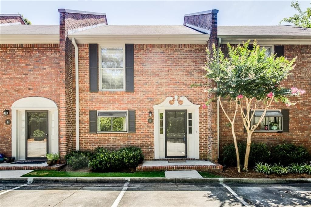 2 bedroom, 1,520 sq ft townhouse sold at 1245 S Ponce De Leon Avenue 5, Atlanta, GA 30306