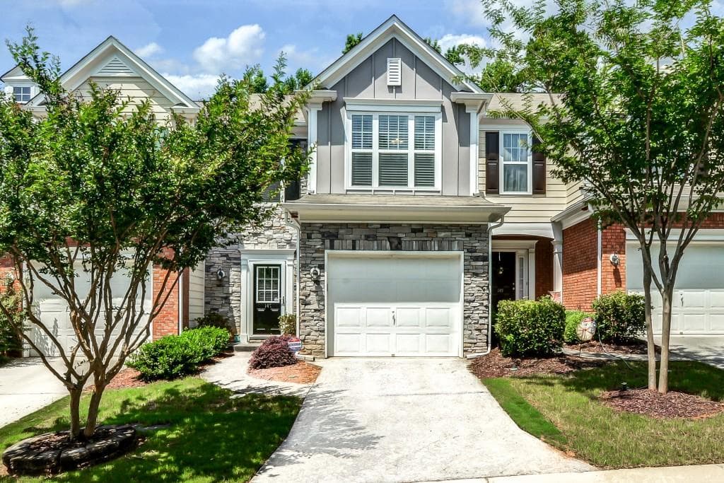 3 bedroom, 1,620 sq ft townhouse sold at 147 Finsbury Lane, Woodstock, GA 30188