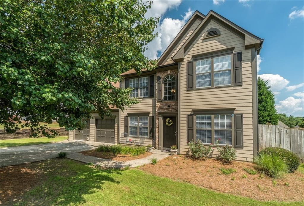 4 bedroom, 2,498 sq ft single family residence sold at 532 Staghorn Lane, Suwanee, GA 30024