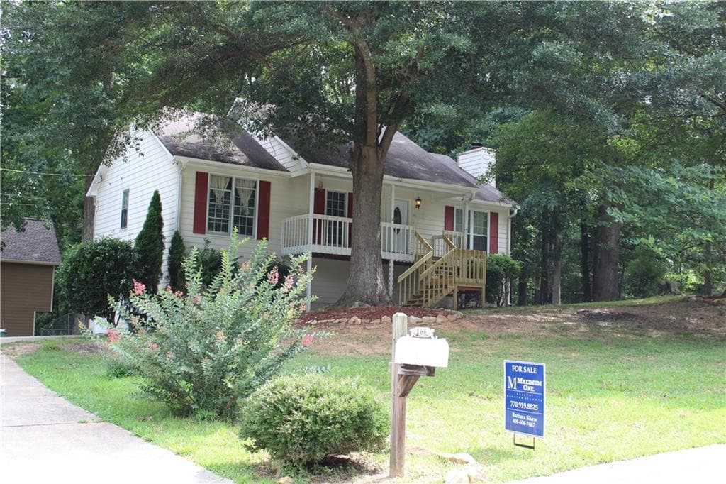 3 bedroom, 1,252 sq ft single family residence sold at 146 Oak Landing Circle, Douglasville, GA 30134