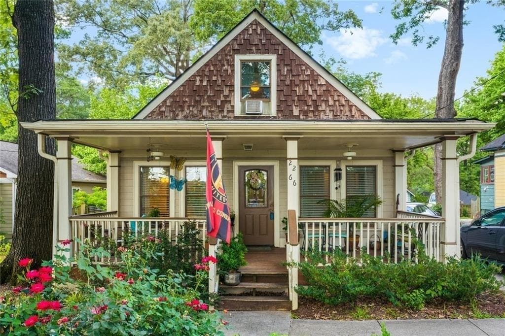 3 bedroom, 1,997 sq ft single family residence sold at 2266 Memorial Drive, Atlanta, GA 30317