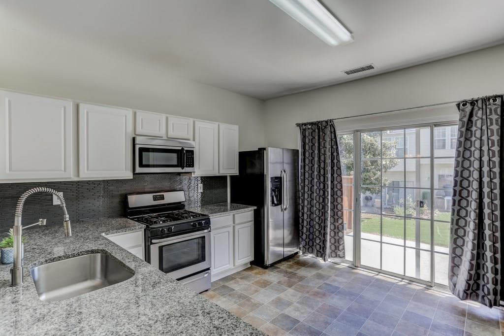 2 bedroom, 1,184 sq ft townhouse sold at 315 Devonshire Drive, Alpharetta, GA 30022