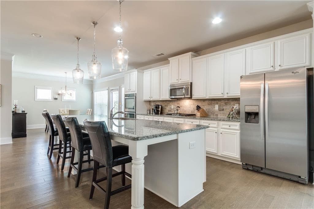6 bedroom, 3,811 sq ft single family residence sold at 4505 Mossbrook Circle, Alpharetta, GA 30004