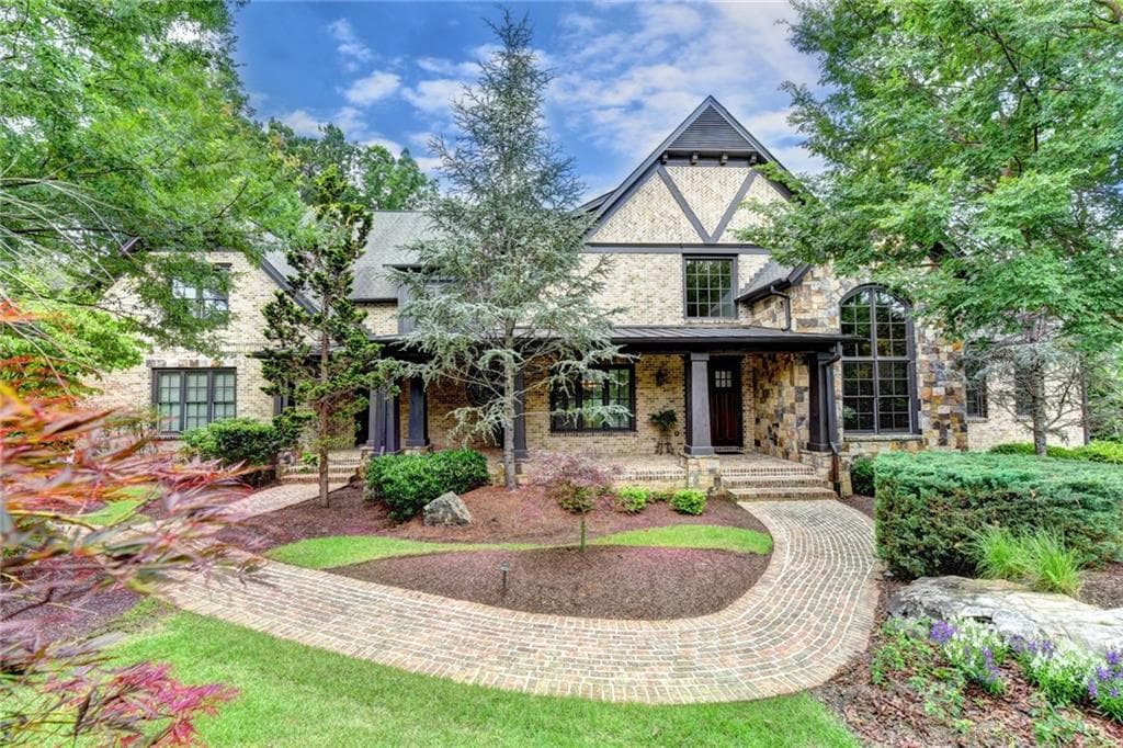 6 bedroom, 8,902 sq ft single family residence sold at 888 Big Horn Hollow, Suwanee, GA 30024