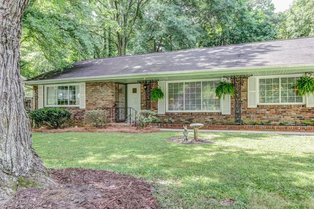 2 bedroom, 1,686 sq ft single family residence sold at 2745 Riderwood Drive, Decatur, GA 30033