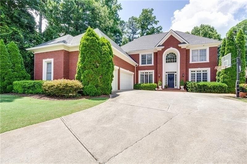 5 bedroom, 4,189 sq ft single family residence sold at 240 Boxgrove Road, Alpharetta, GA 30022