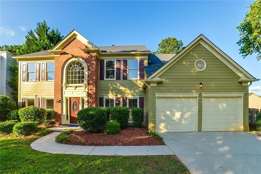 5 bedroom, 2,600 sq ft single family residence sold at 1911 Abinger Way, Lawrenceville, GA 30043