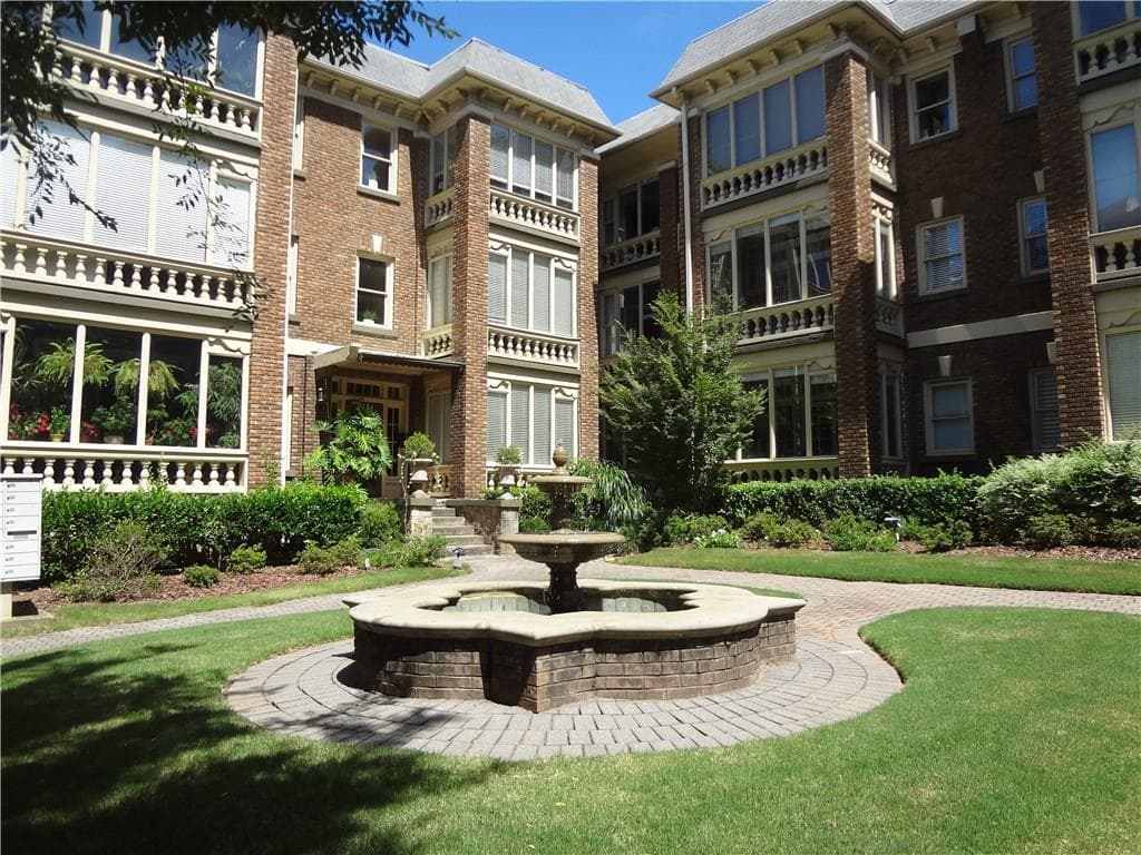 2 bedroom, 1,029 sq ft condominium sold at 272 14th Street 16, Atlanta, GA 30309