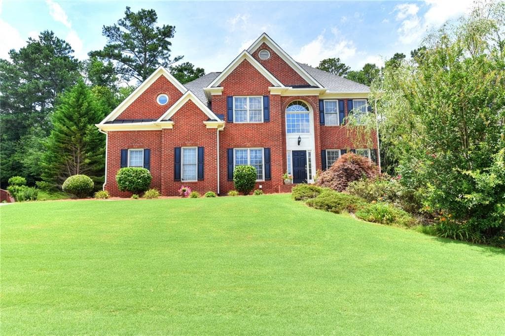 6 bedroom, 3,157 sq ft single family residence sold at 2740 Ivy Springs Court, Buford, GA 30519