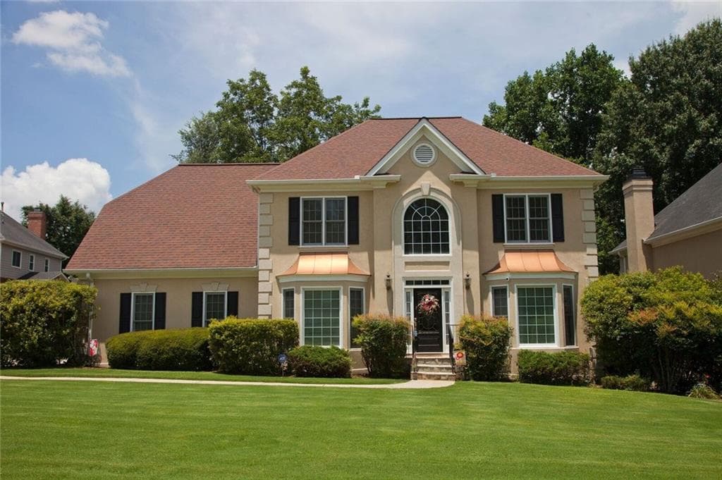 4 bedroom, 2,858 sq ft single family residence sold at 3203 SE Whiteoak Circle, Smyrna, GA 30082