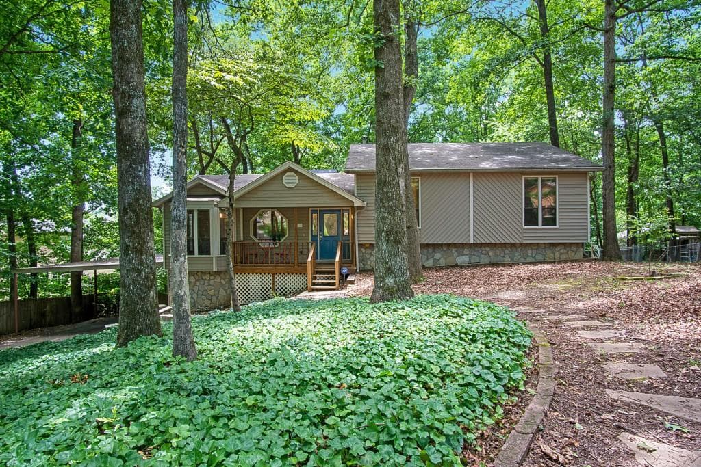 4 bedroom, 2,244 sq ft single family residence sold at 5090 River Valley Drive, Smyrna, GA 30082