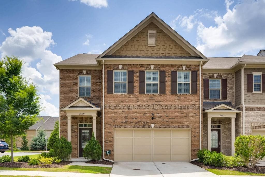 3 bedroom, 2,676 sq ft townhouse sold at 3589 Ashcroft Drive, Smyrna, GA 30080