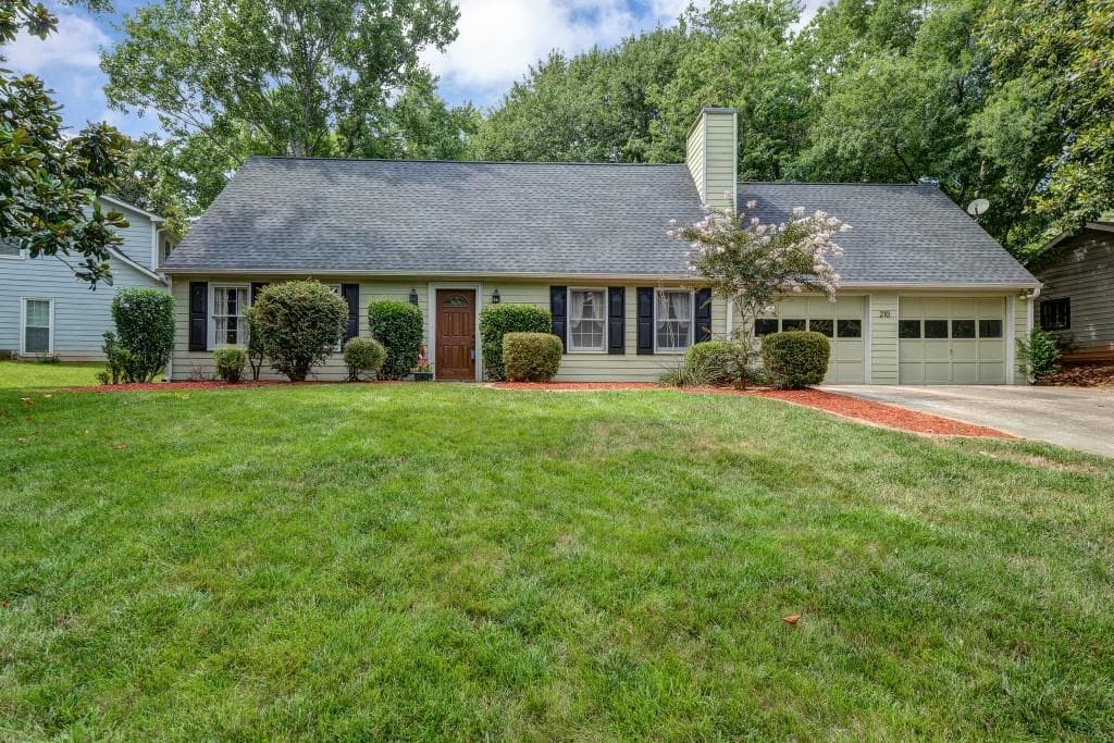 3 bedroom, 1,722 sq ft single family residence sold at 210 Truehedge Trace, Roswell, GA 30076