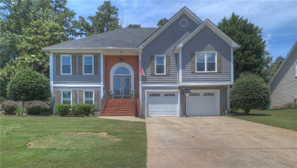 4 bedroom, 2,542 sq ft single family residence sold at 2310 Woodcrest Drive, Smyrna, GA 30082