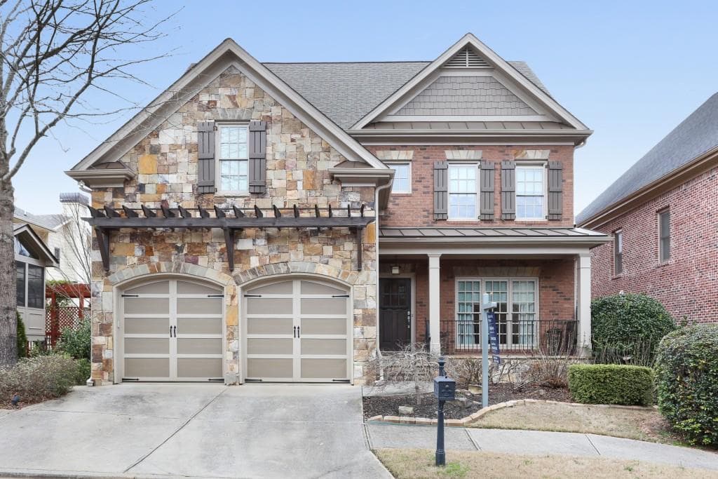 4 bedroom, 3,693 sq ft single family residence sold at 4742 Lakeway Place, Alpharetta, GA 30005