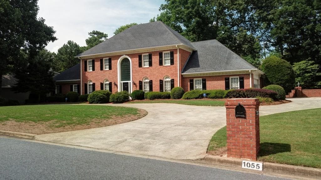 6 bedroom, 7,881 sq ft single family residence sold at 1055 Finnsbury Drive, Roswell, GA 30075