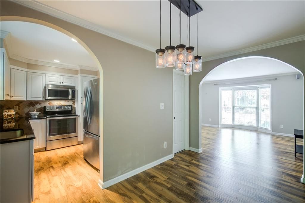 2 bedroom, 1,108 sq ft townhouse sold at 136 Peachtree Memorial Drive IH 3, Atlanta, GA 30309