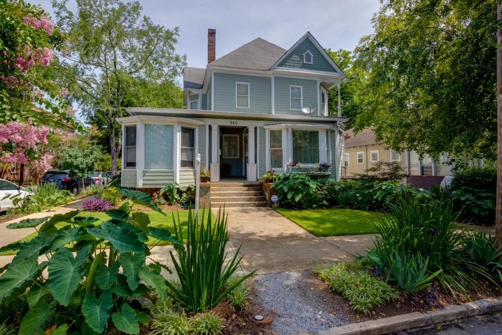 1 bedroom, 733 sq ft condominium sold at 980 Saint Charles Avenue 2, Atlanta, GA 30306