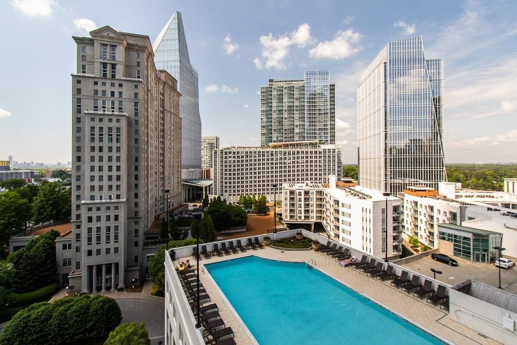 2 bedroom, 1,235 sq ft condominium sold at 3324 Peachtree Road 1118, Atlanta, GA 30326