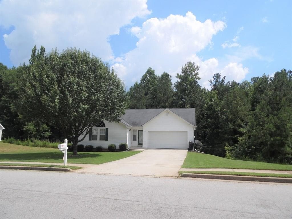 3 bedroom, 1,432 sq ft single family residence sold at 6809 John Clark Drive, Douglasville, GA 30134