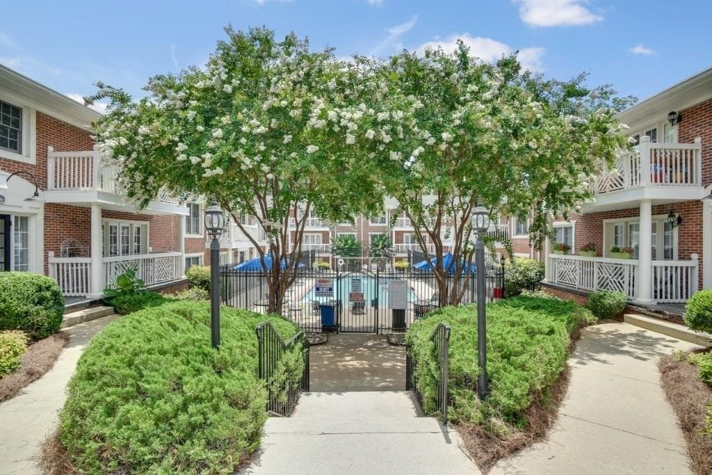2 bedroom, 896 sq ft condominium sold at 885 BRIARCLIFF Road 13, Atlanta, GA 30306