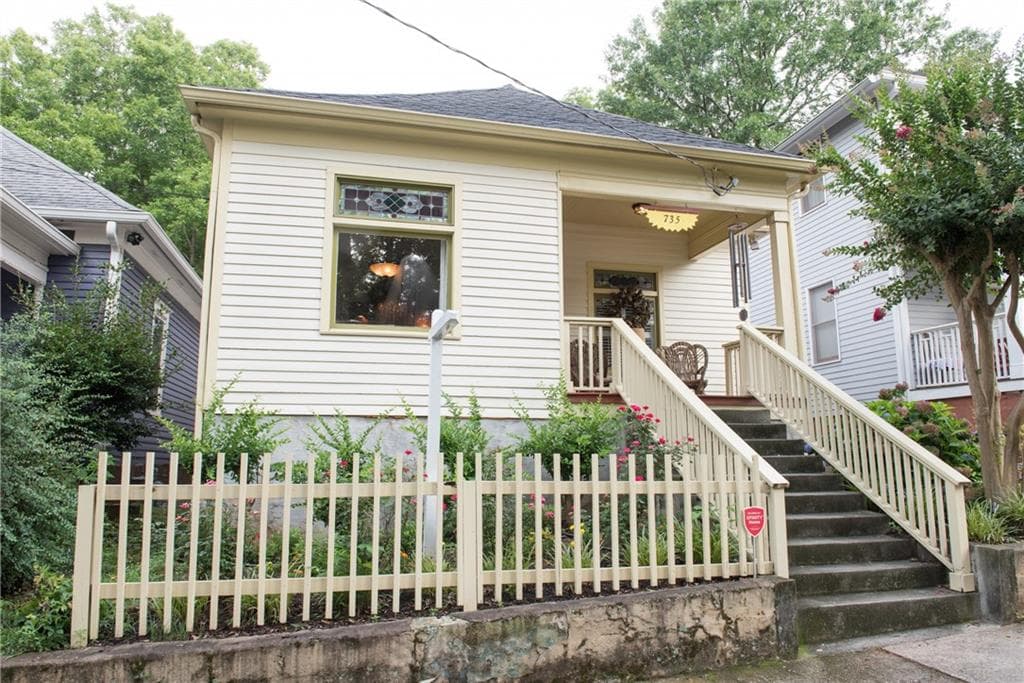 3 bedroom, 1,400 sq ft single family residence sold at 735 Oakland Avenue, Atlanta, GA 30315