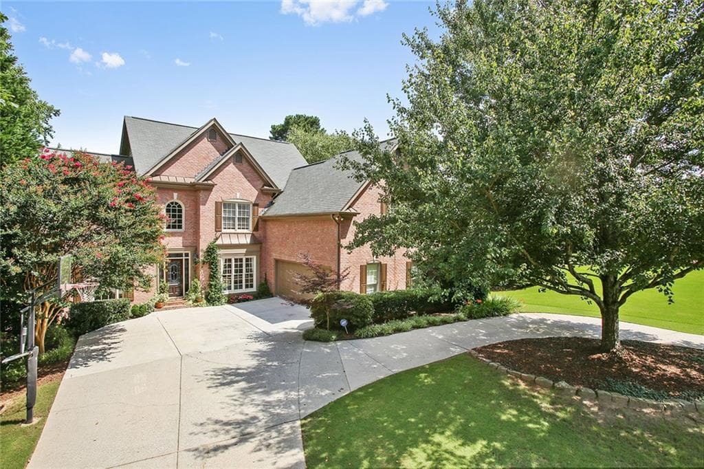 5 bedroom, 5,094 sq ft single family residence sold at 5550 Buck Hollow Drive, Alpharetta, GA 30005