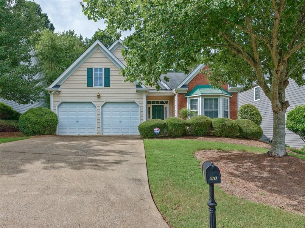 3 bedroom, 1,540 sq ft single family residence sold at 2021 Crestview Way, Woodstock, GA 30188